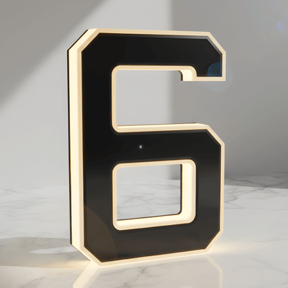 NordLume – Solcellsdriven Husnummerlampa, Sensor & Enkel Montering